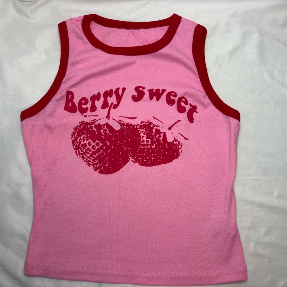 Pink berry sweet tank top 🍓